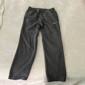 gray Nike sweatpants
